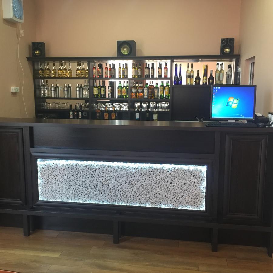 Хотел "Божур" Mineralni Bani Exterior foto